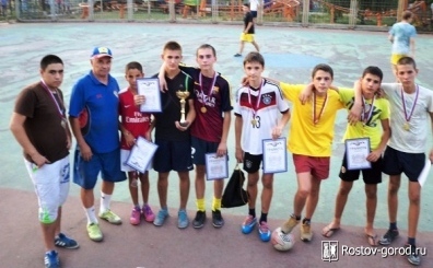 Кубок Ворошиловского района взяла команда «Дружба»