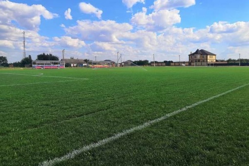 Современное футбольное поле: в хуторе Шаумяновском встречают обновление 