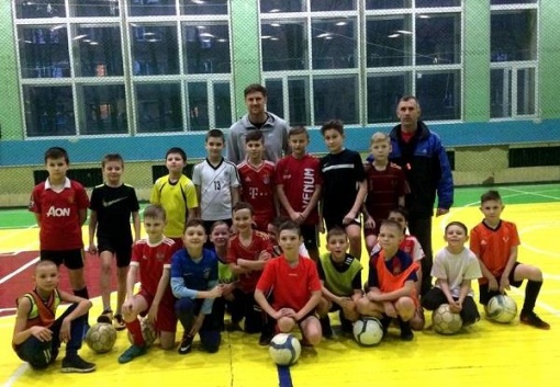 Защитник красноярского «Енисея» провел мастер класс для юных футболистов города Гуково