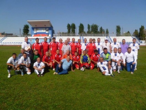 Футболисты-ветераны Волгодонска и Элисты провели товарищеский матч