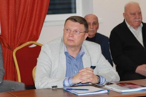 Сегодня свой день рождения отмечает генеральный директор федерации футбола Астраханской области Александр Русаков