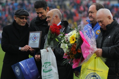 Юрий Шикунов награжден знаком "Футбольная слава Дона"