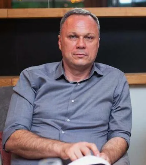 Сегодня у руководителя футбольной академии «Приазовье»   Владимира Есипенко день рождения. Ему исполнилось 56 лет.