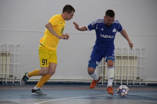 В мини-футбольном чемпионате Новошахтинска определился единоличный лидер