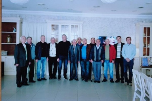 Ветераны батайского футбола встретились с легендой из прошлого