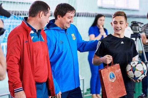 Ветераны донского футбола  провели футбольный урок
