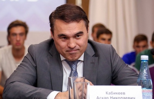 Сегодня у президента федерации футбола Астраханской области Аскара Николаевича Кабикеева день рождения – ему исполнился 53 года
