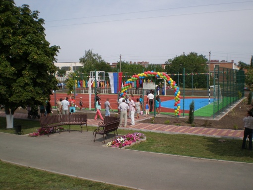 В Семикаракорске открылись две новые спортивные площадки