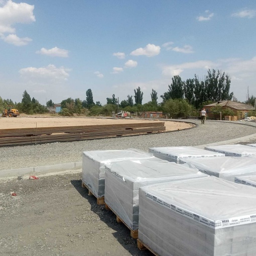 В Обливской продолжается капитальный ремонт стадиона