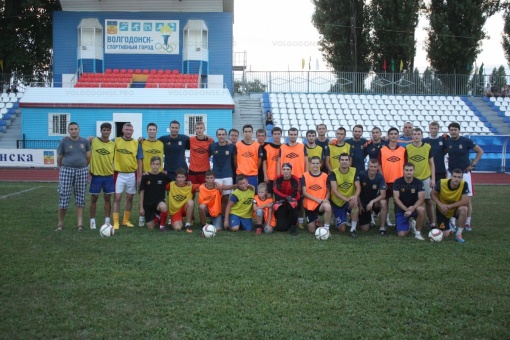 Юный болельщик «Волгодонска» стал главным героем товарищеского матча футболистов и болельщиков команды