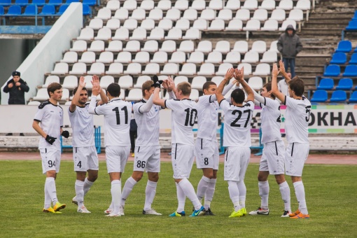 «Таганрог» закончил год домашней победой